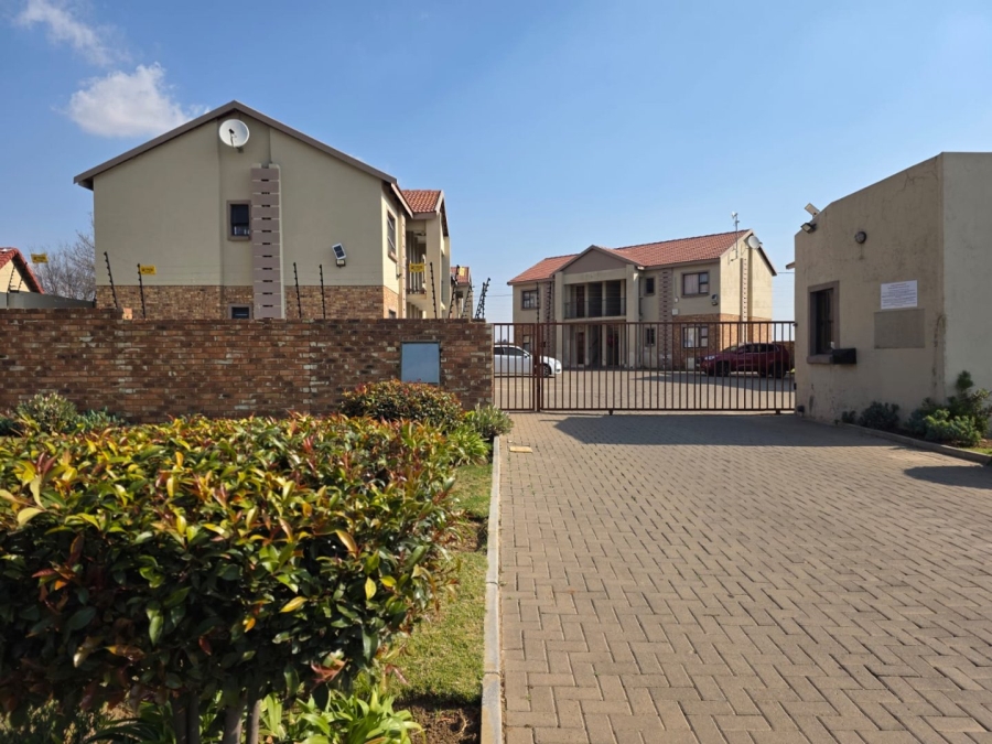 Commercial Property for Sale in Dunnottar Gauteng