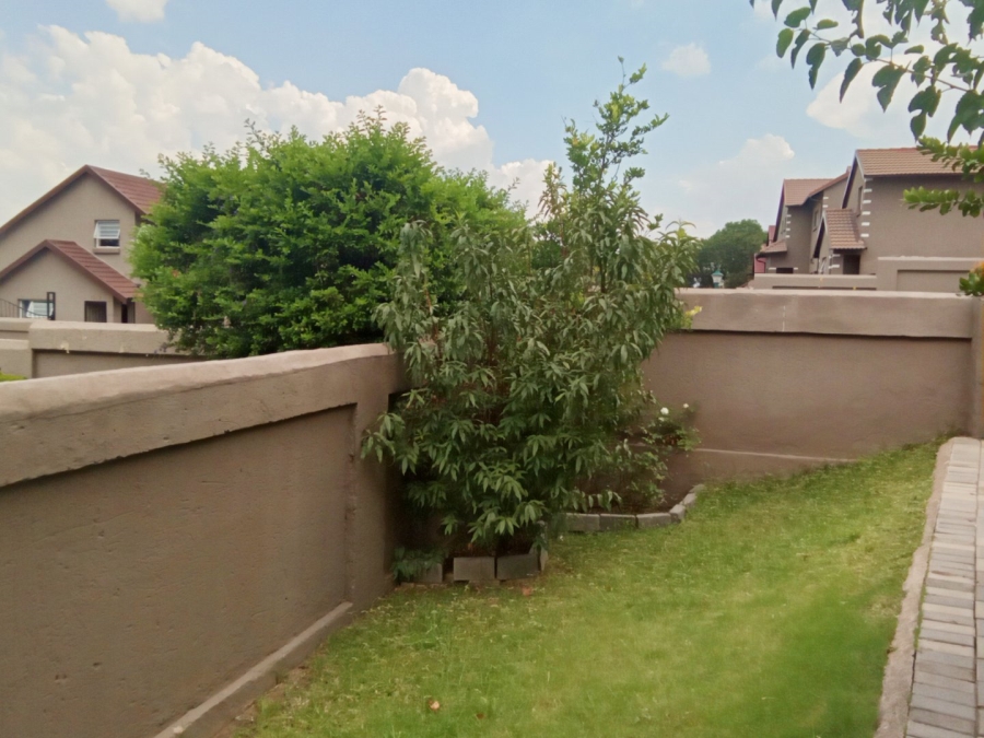 5 Bedroom Property for Sale in Halfway House Gauteng