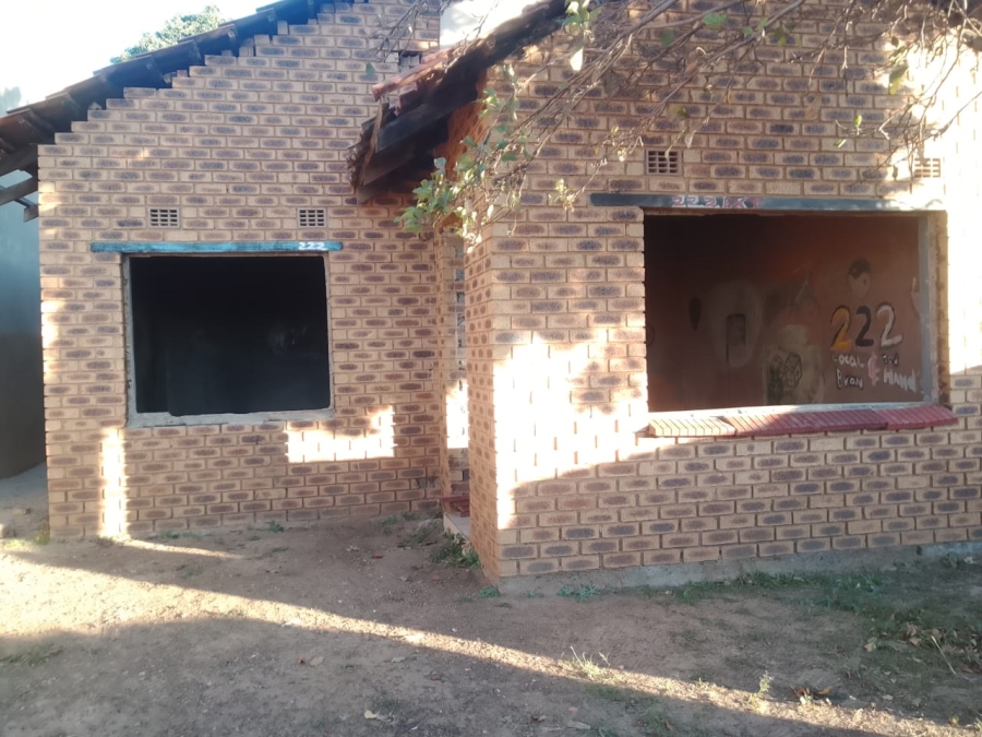2 Bedroom Property for Sale in Zola Gauteng