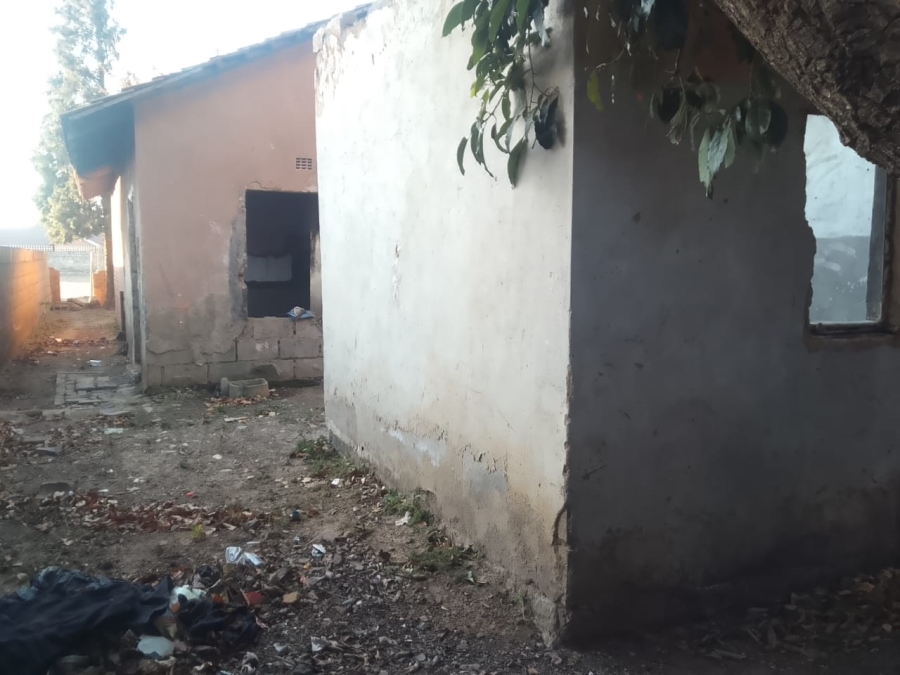 2 Bedroom Property for Sale in Zola Gauteng