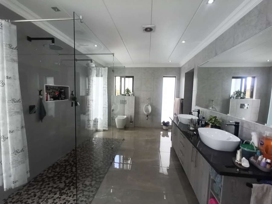 Commercial Property for Sale in Oog Van Boekenhoutskloof Alias Tweefonte Gauteng