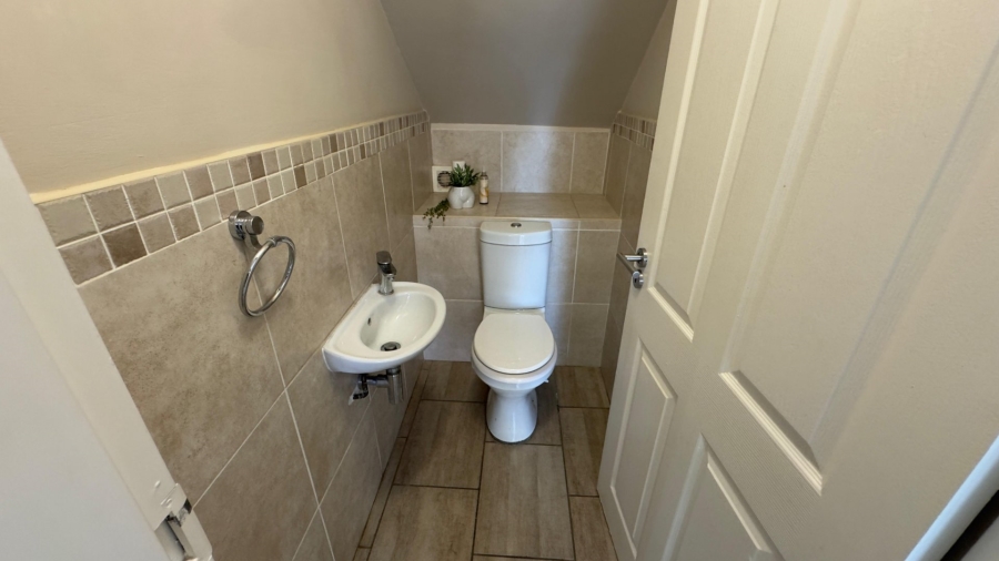 4 Bedroom Property for Sale in Candlewoods Country Estate Gauteng