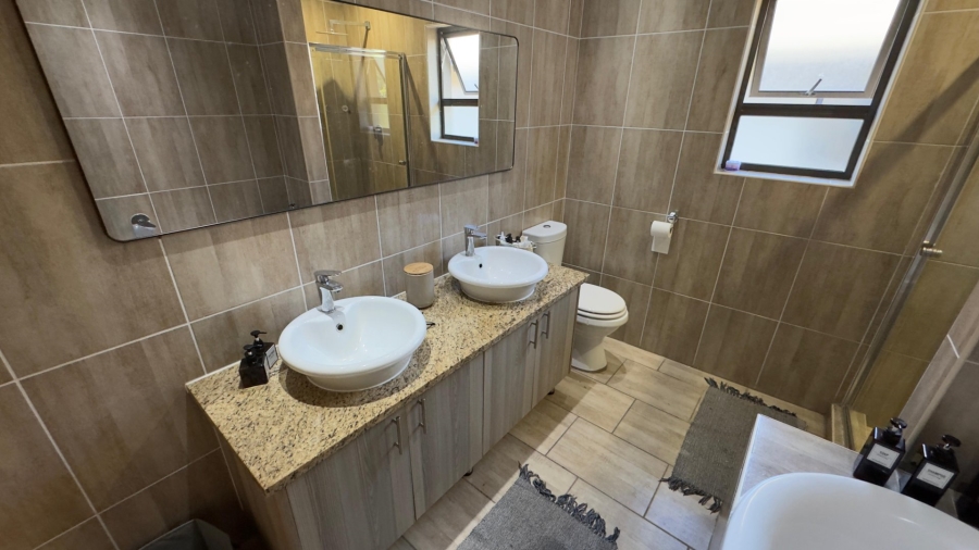 4 Bedroom Property for Sale in Candlewoods Country Estate Gauteng