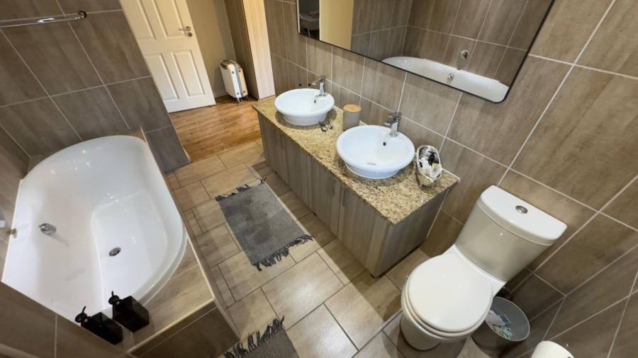 4 Bedroom Property for Sale in Candlewoods Country Estate Gauteng