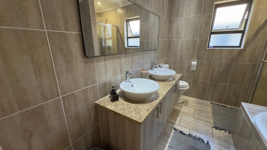 4 Bedroom Property for Sale in Candlewoods Country Estate Gauteng