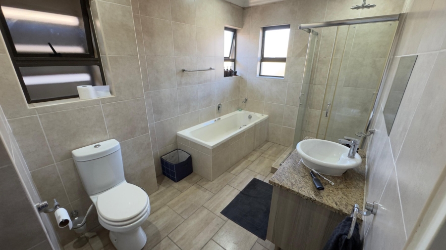 4 Bedroom Property for Sale in Candlewoods Country Estate Gauteng