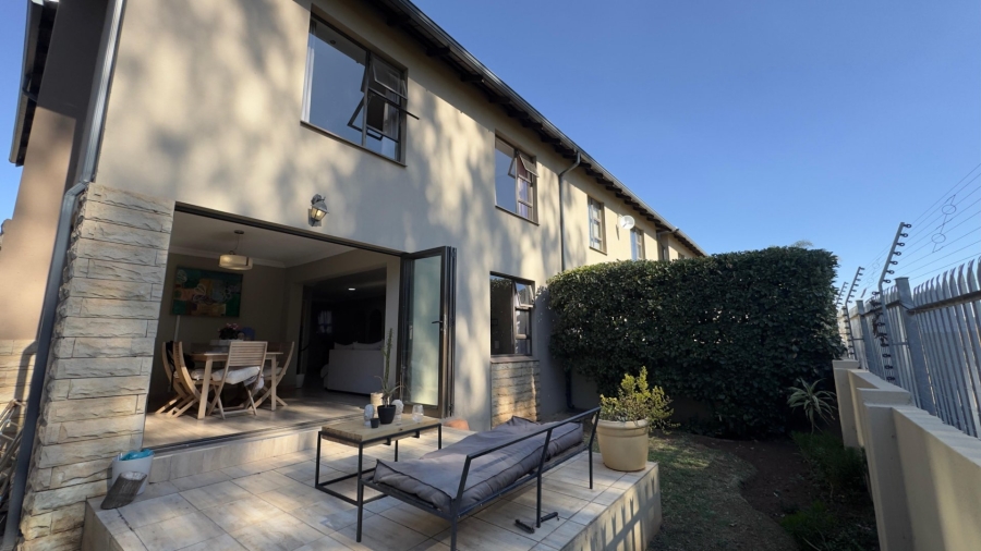 4 Bedroom Property for Sale in Candlewoods Country Estate Gauteng