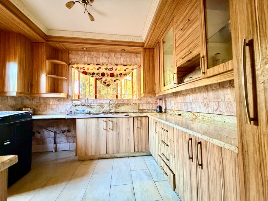 5 Bedroom Property for Sale in Karenpark Gauteng