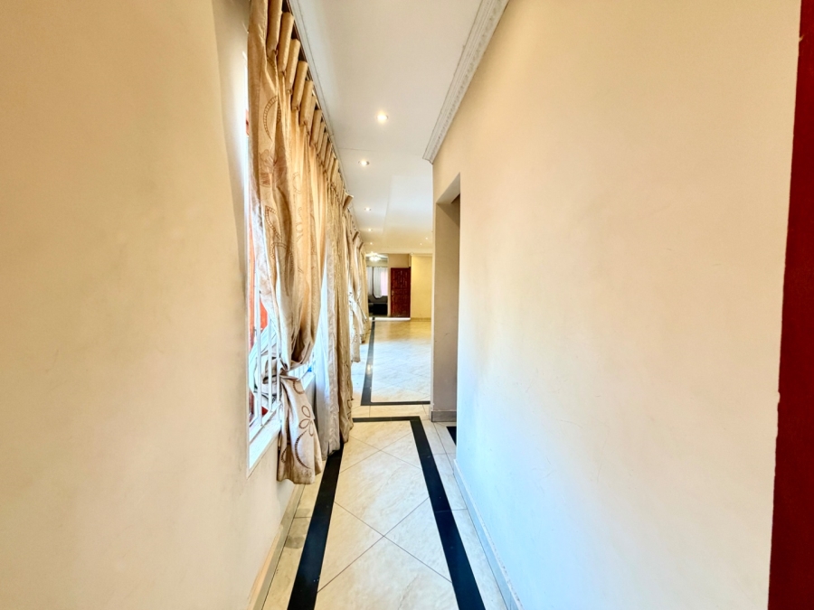 5 Bedroom Property for Sale in Karenpark Gauteng