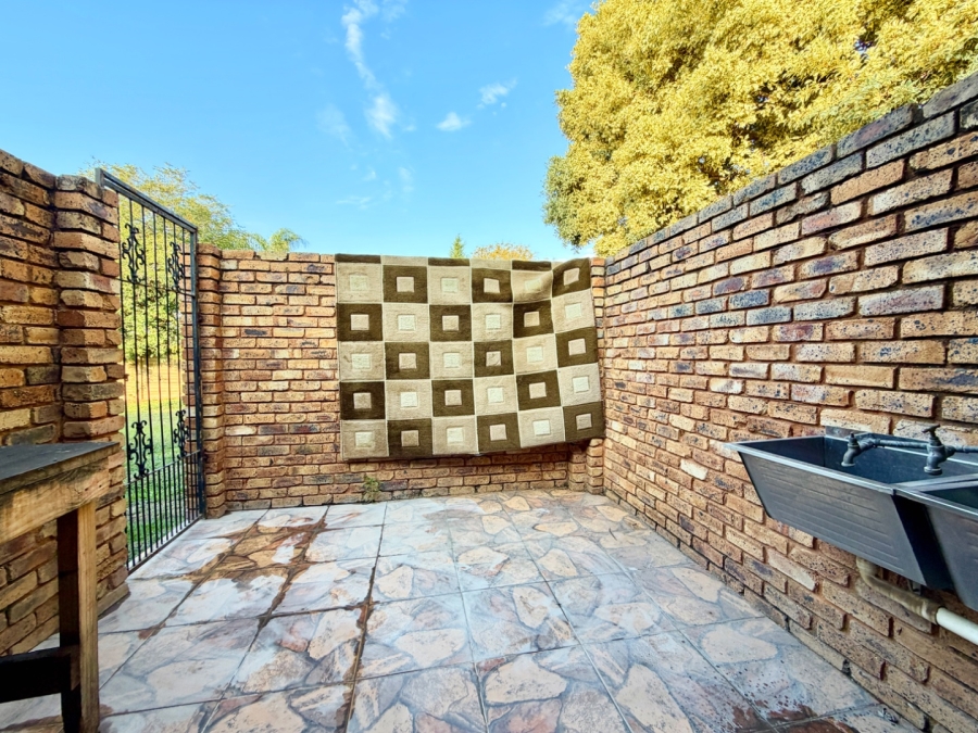 5 Bedroom Property for Sale in Karenpark Gauteng