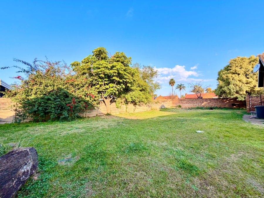 5 Bedroom Property for Sale in Karenpark Gauteng