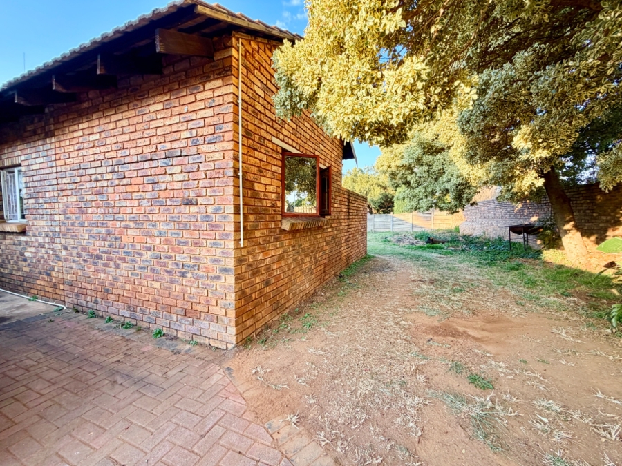 5 Bedroom Property for Sale in Karenpark Gauteng
