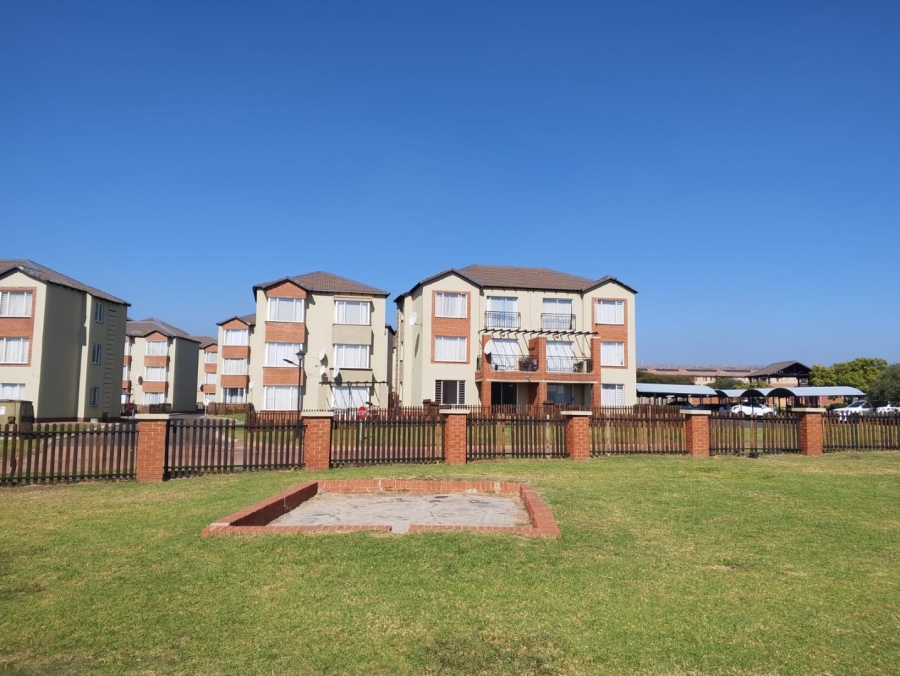 2 Bedroom Property for Sale in Montana Tuine Gauteng