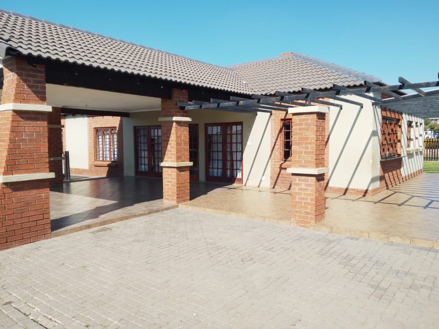 2 Bedroom Property for Sale in Montana Tuine Gauteng