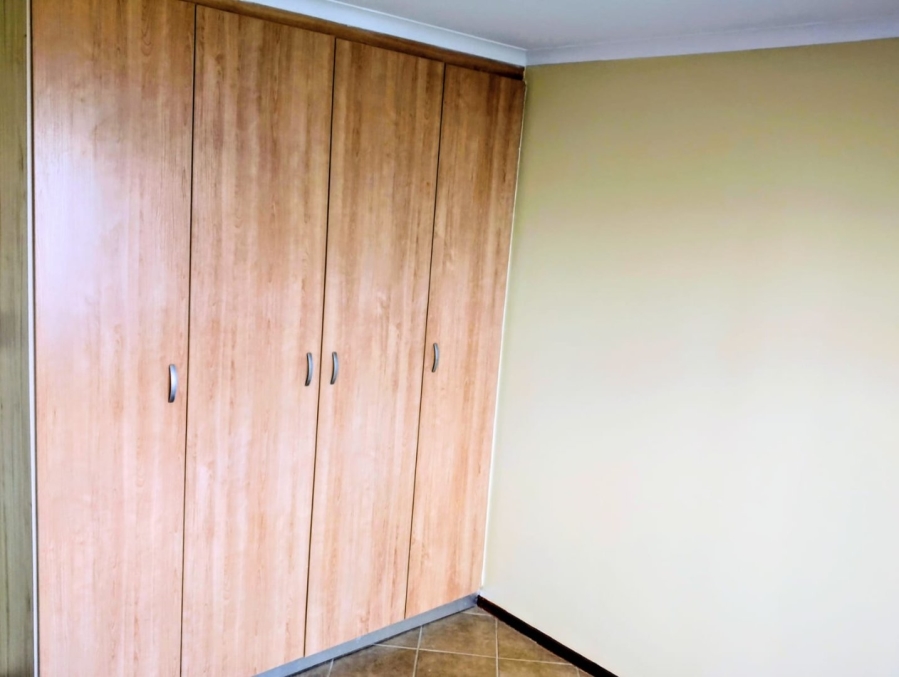2 Bedroom Property for Sale in Montana Tuine Gauteng