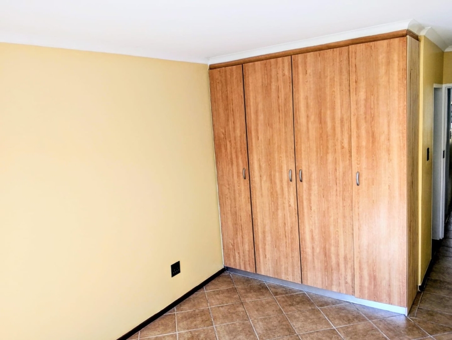2 Bedroom Property for Sale in Montana Tuine Gauteng