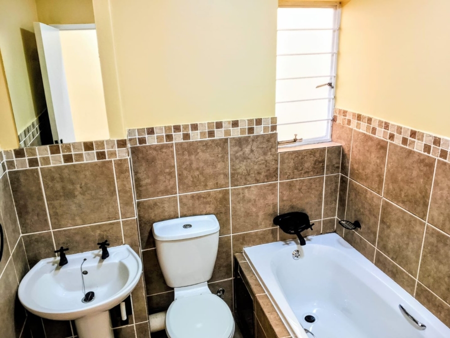 2 Bedroom Property for Sale in Montana Tuine Gauteng