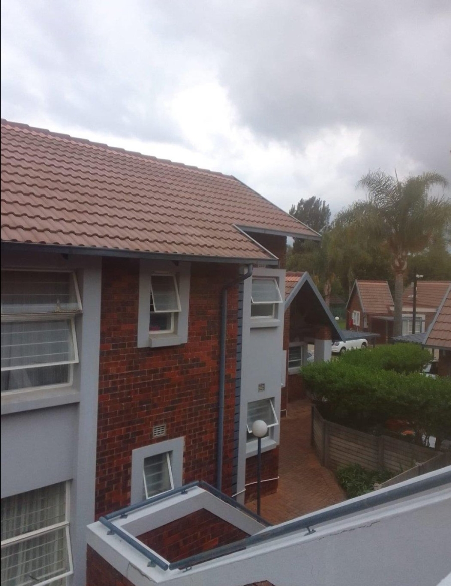 1 Bedroom Property for Sale in Glen Marais Gauteng