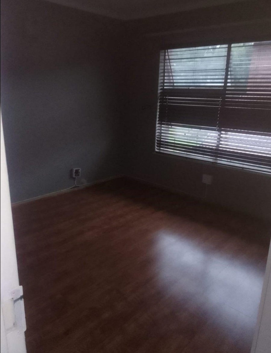 1 Bedroom Property for Sale in Glen Marais Gauteng