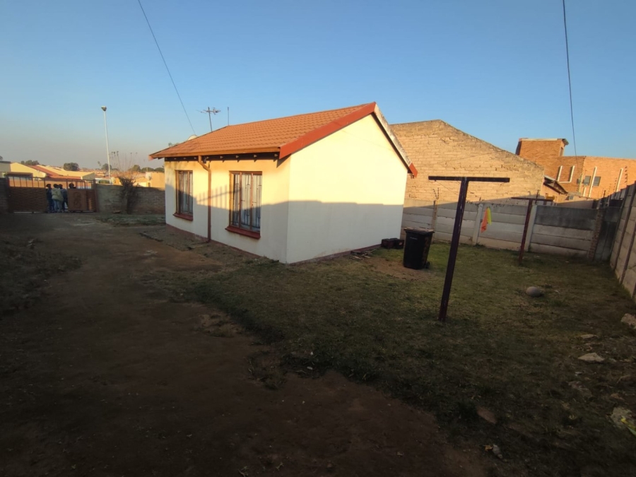 2 Bedroom Property for Sale in Cloverdene Gauteng