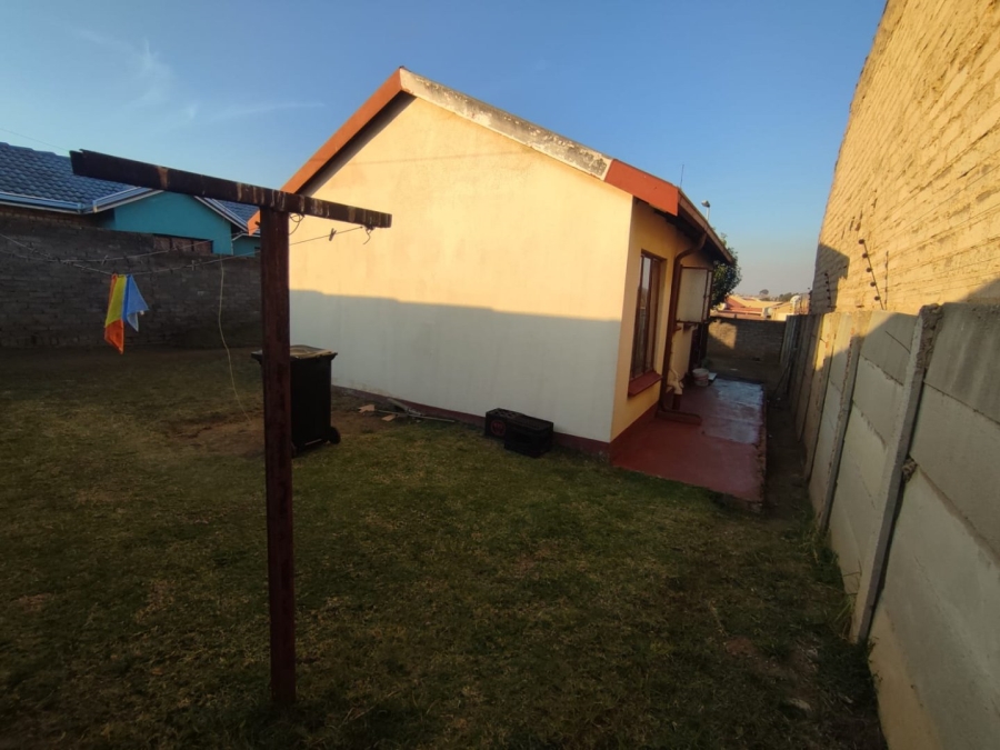 2 Bedroom Property for Sale in Cloverdene Gauteng