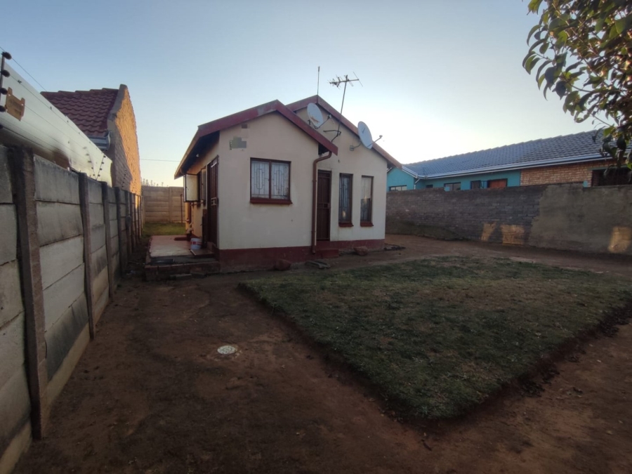 2 Bedroom Property for Sale in Cloverdene Gauteng