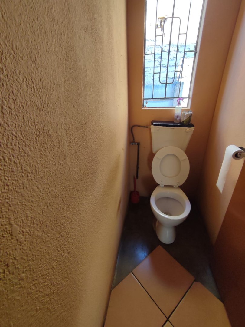 2 Bedroom Property for Sale in Cloverdene Gauteng