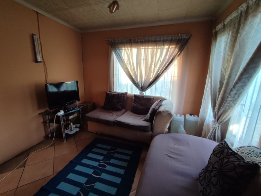 2 Bedroom Property for Sale in Cloverdene Gauteng