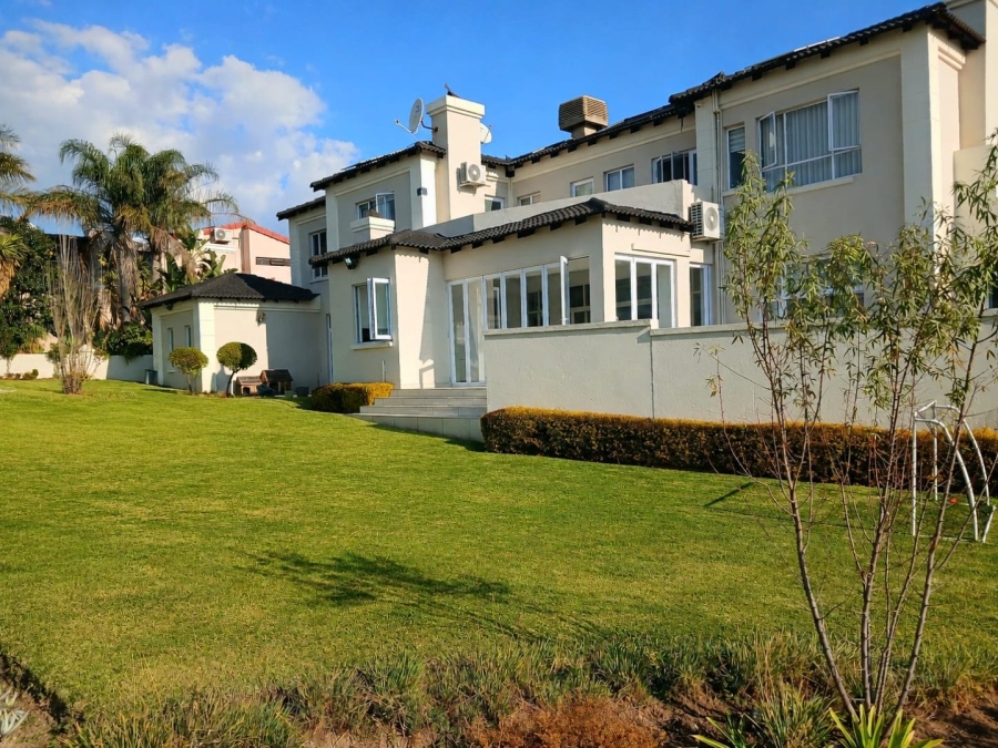 5 Bedroom Property for Sale in Blue Valley Golf Estate Gauteng