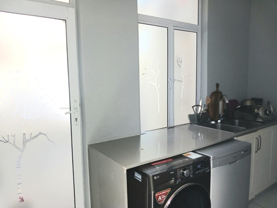 5 Bedroom Property for Sale in Blue Valley Golf Estate Gauteng