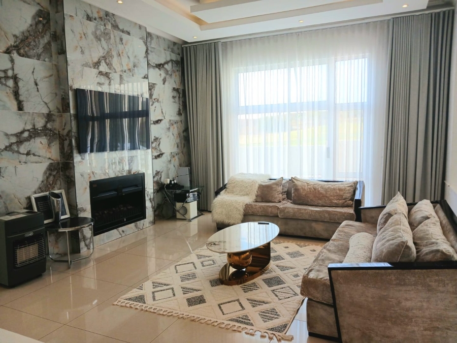 5 Bedroom Property for Sale in Blue Valley Golf Estate Gauteng