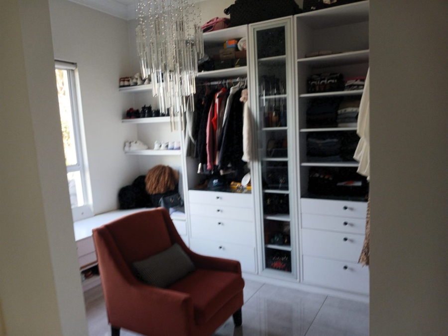 5 Bedroom Property for Sale in Blue Valley Golf Estate Gauteng
