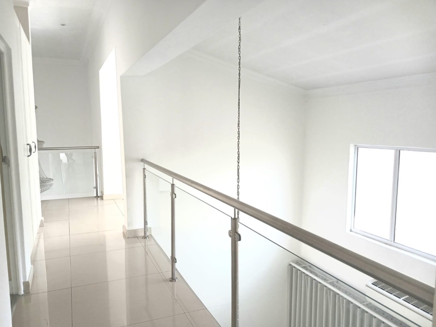 5 Bedroom Property for Sale in Blue Valley Golf Estate Gauteng