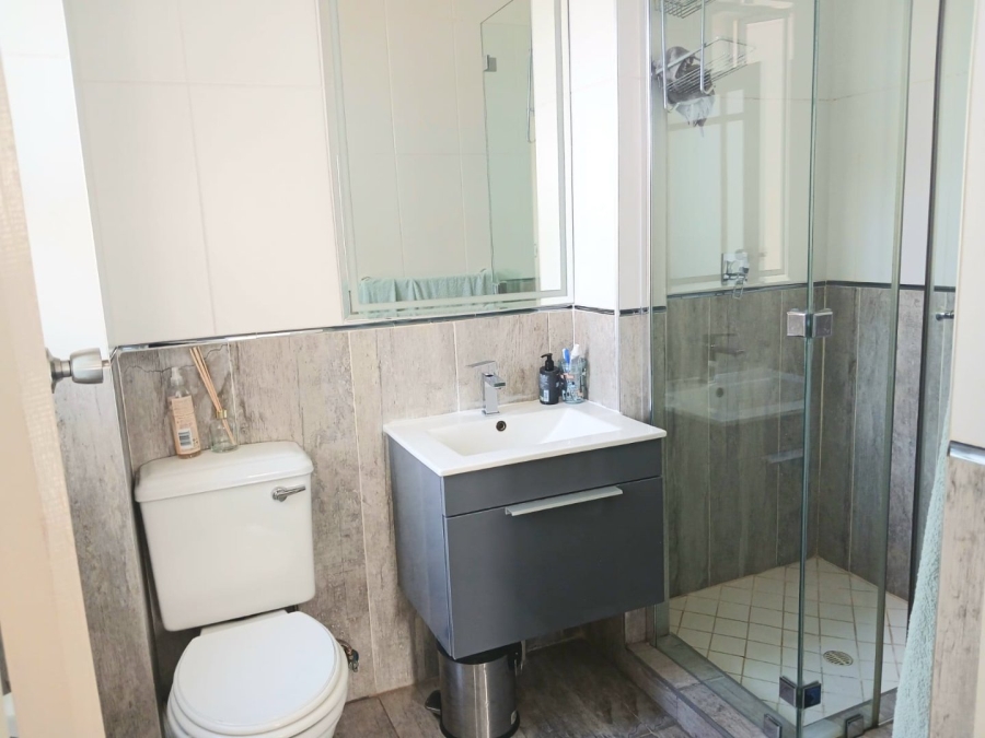 5 Bedroom Property for Sale in Blue Valley Golf Estate Gauteng