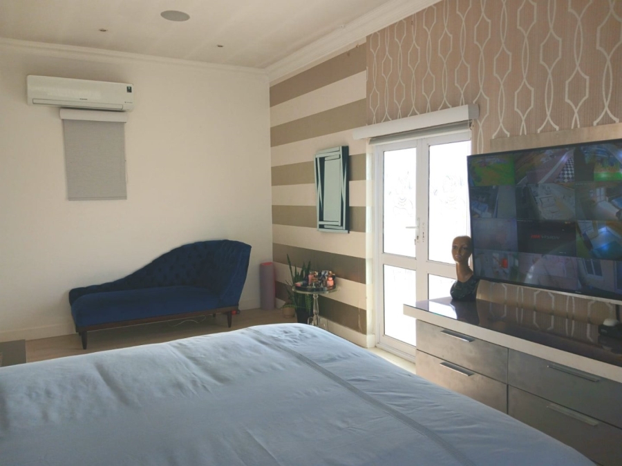5 Bedroom Property for Sale in Blue Valley Golf Estate Gauteng