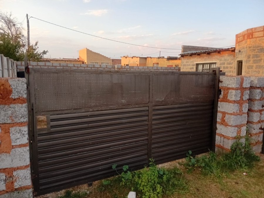 2 Bedroom Property for Sale in Langaville Gauteng