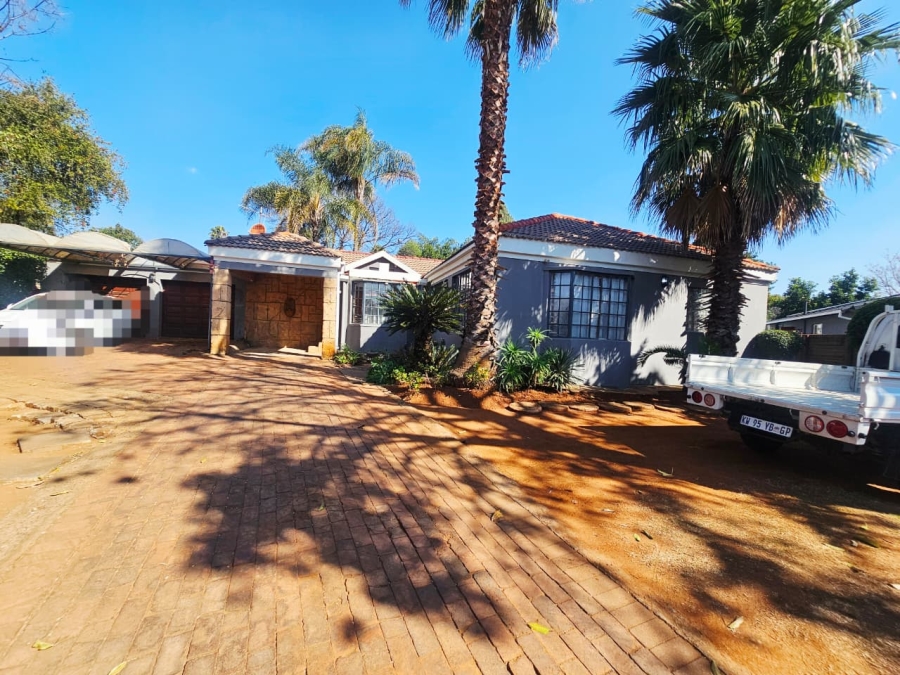 4 Bedroom Property for Sale in Heuweloord Gauteng