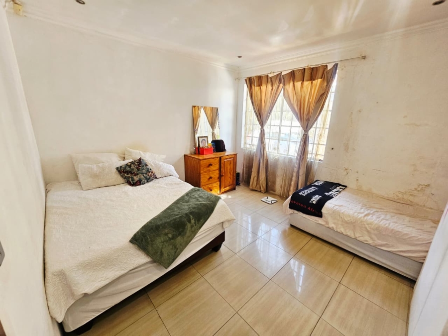 4 Bedroom Property for Sale in Heuweloord Gauteng
