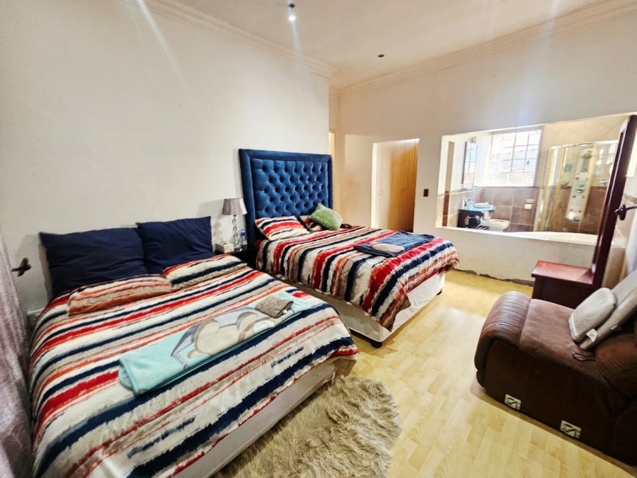 4 Bedroom Property for Sale in Heuweloord Gauteng