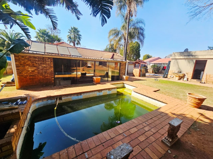 4 Bedroom Property for Sale in Heuweloord Gauteng