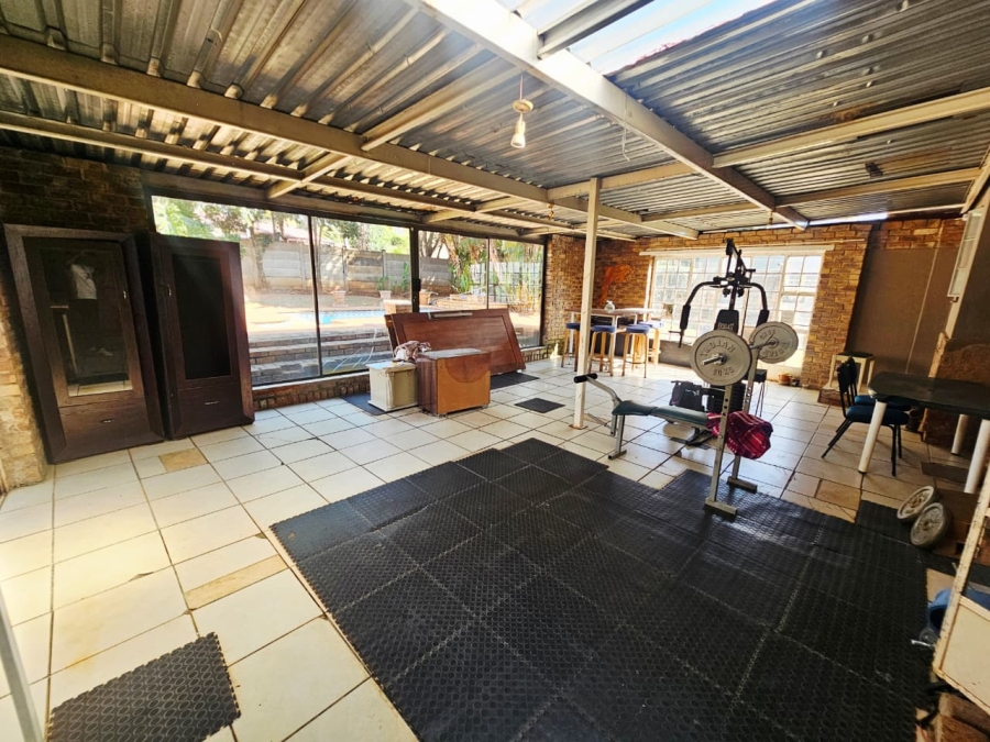 4 Bedroom Property for Sale in Heuweloord Gauteng
