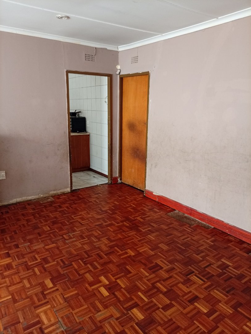 9 Bedroom Property for Sale in Sophiatown Gauteng