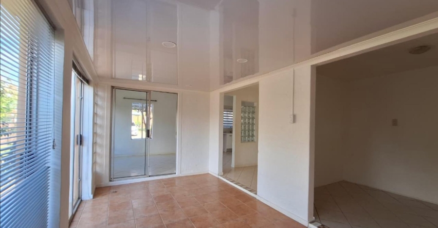 2 Bedroom Property for Sale in Sundowner Gauteng