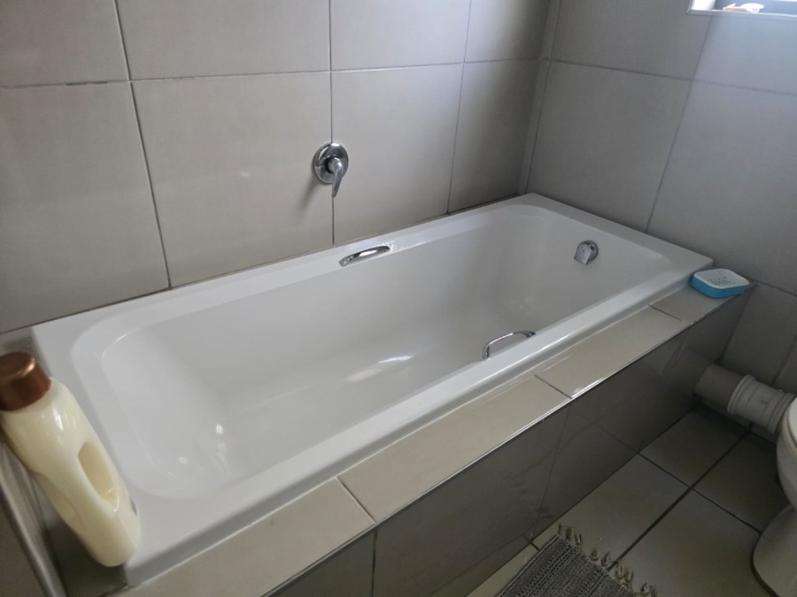2 Bedroom Property for Sale in Brentwood Park AH Gauteng