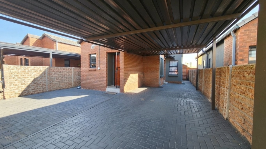 2 Bedroom Property for Sale in South Hills Gauteng