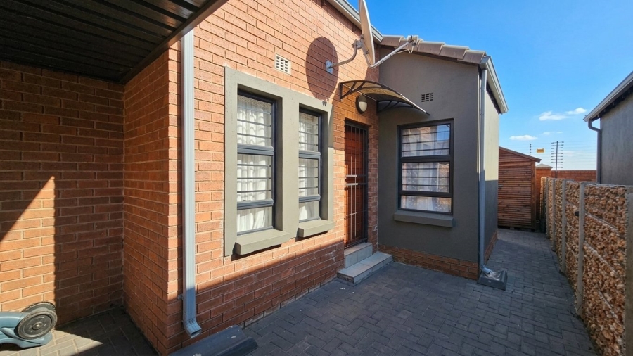 2 Bedroom Property for Sale in South Hills Gauteng