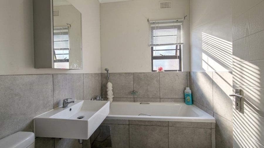 2 Bedroom Property for Sale in South Hills Gauteng
