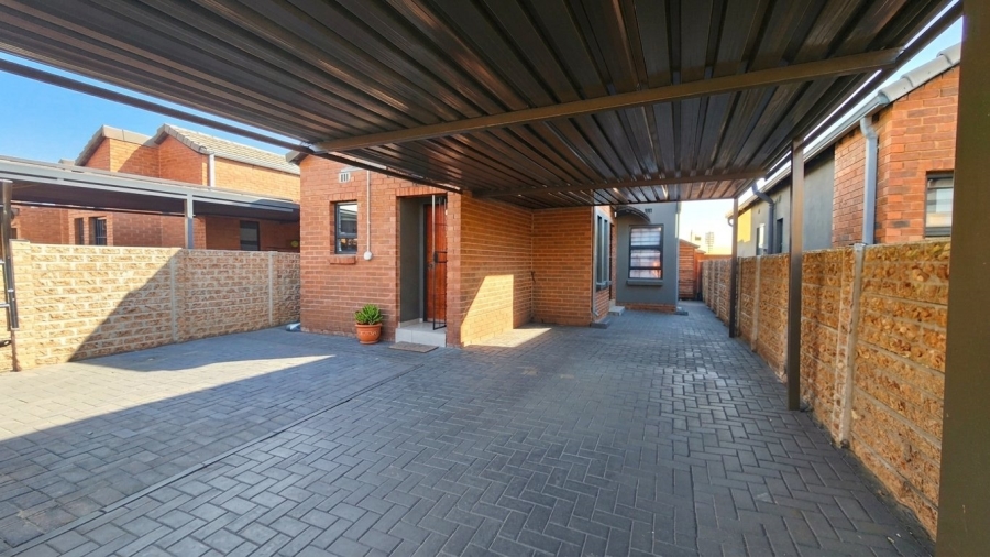 2 Bedroom Property for Sale in South Hills Gauteng