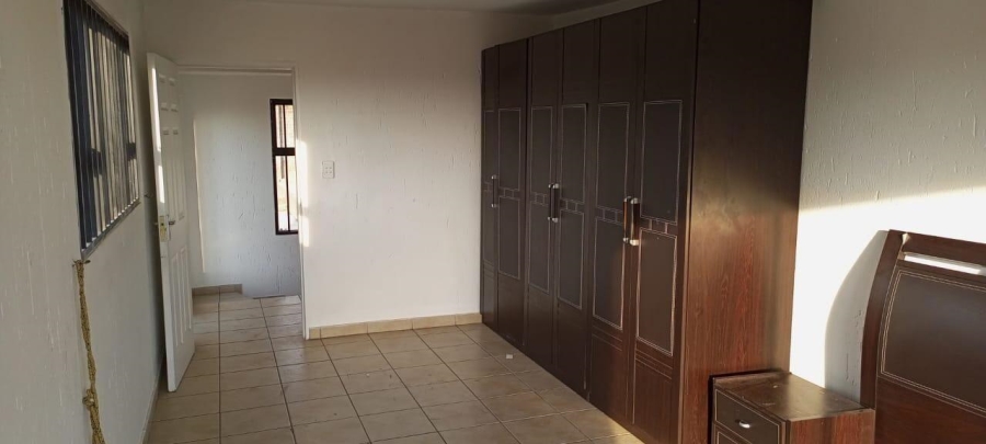 8 Bedroom Property for Sale in Winchester Hills Gauteng