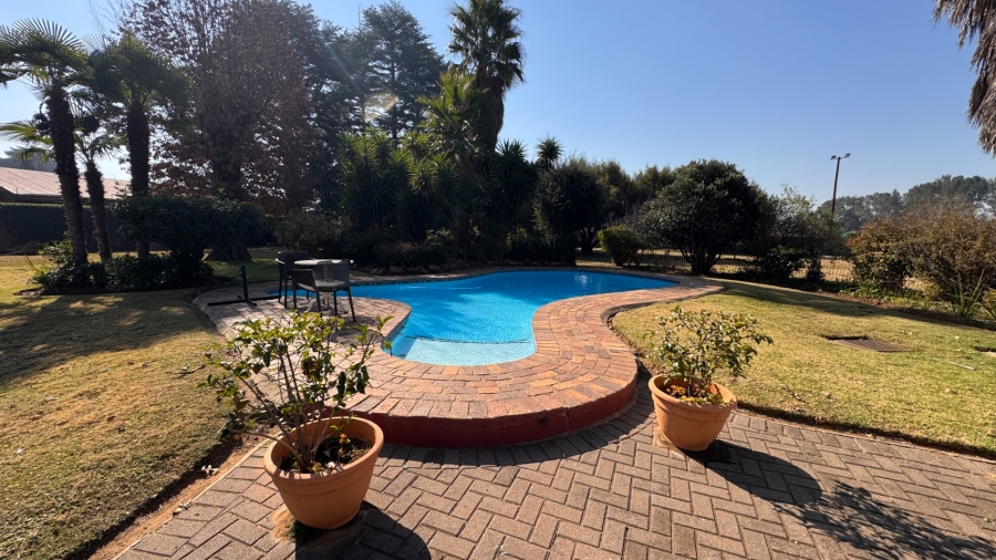 4 Bedroom Property for Sale in Three Rivers Proper Gauteng